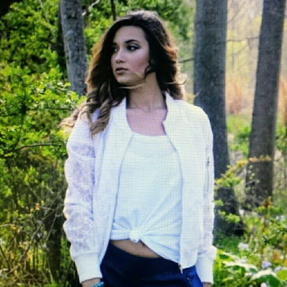 New Arrival ! Lace bomber Jacket - Picture 2 of 7